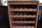 Balcão para armazenamento de garrafas de vinho