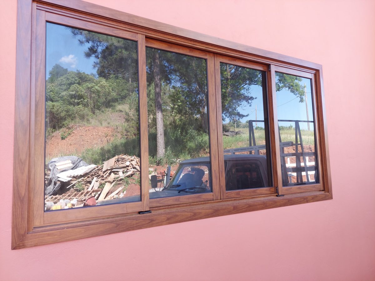 Janelas em alumínio e vidro