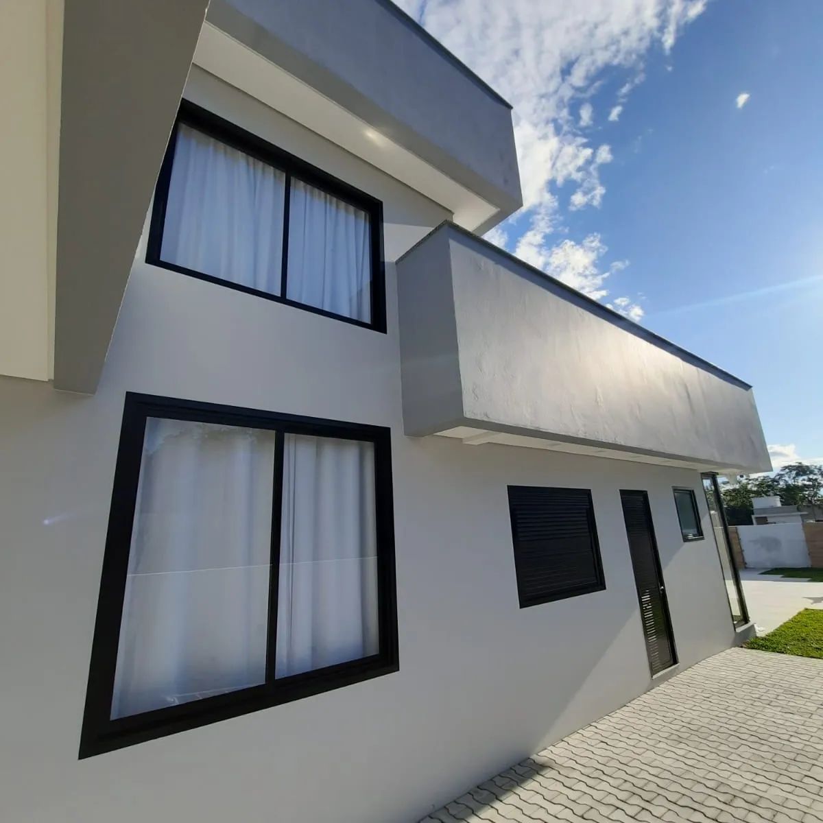 Janelas em alumínio e vidro