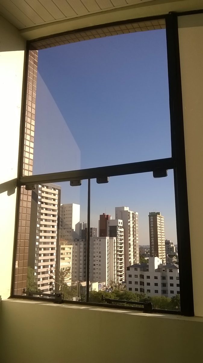 Janelas e sacadas de vidro
