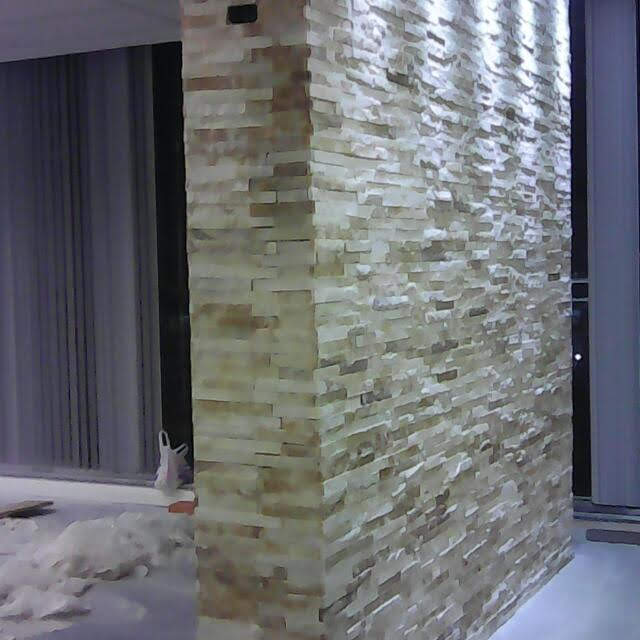 Revestimento com pedras naturais